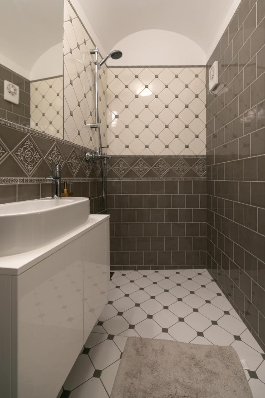 Luxury Apartment In Pilies Street Vilnius Eksteriør billede